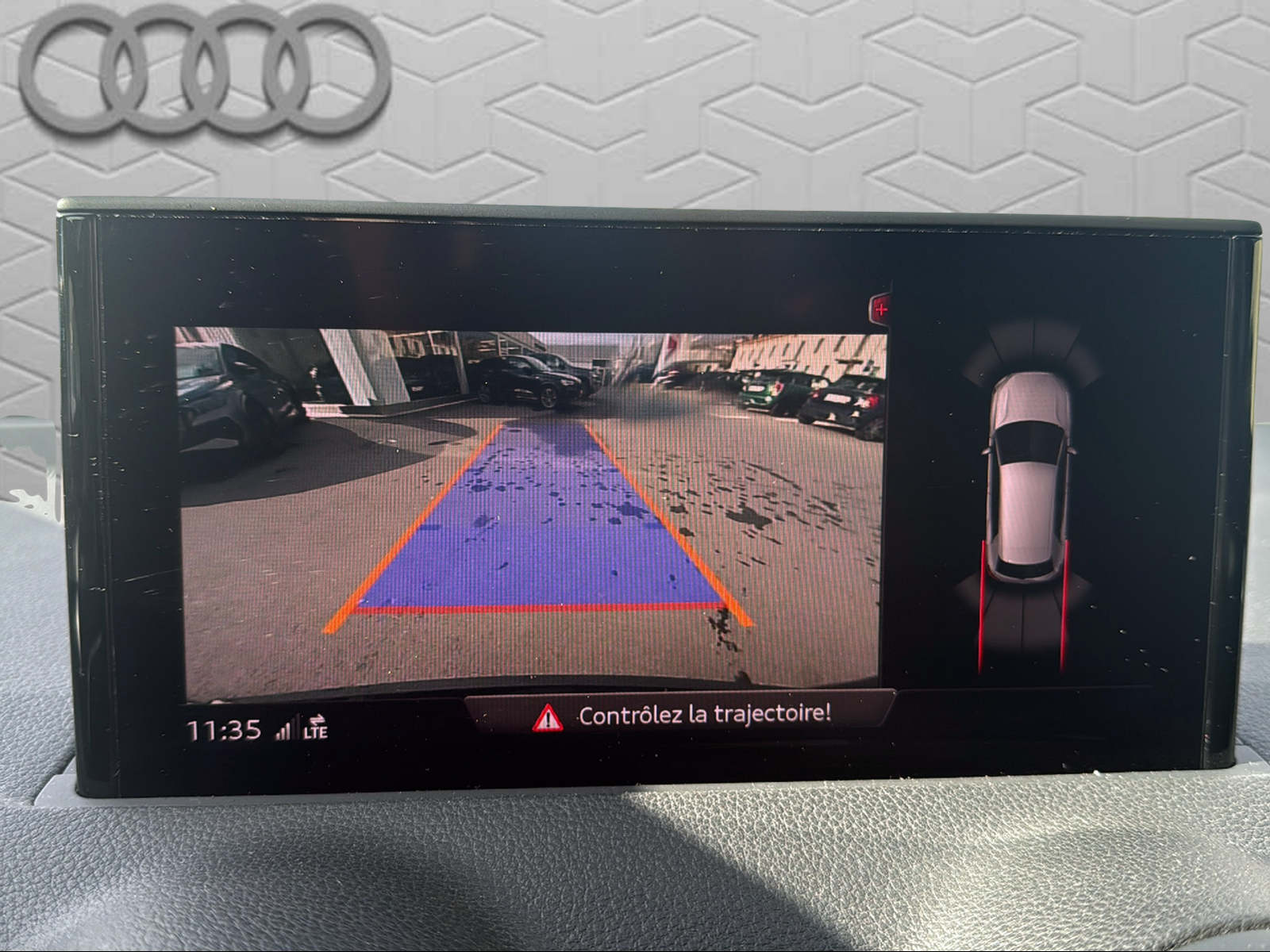 AUDI Q2 35 TDI quattro S-tronic-image-18