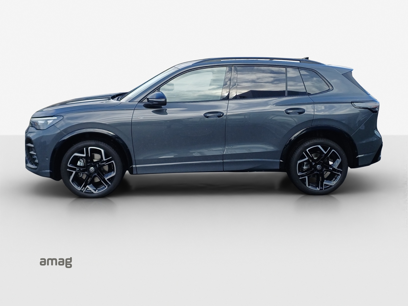 VW Tiguan 2.0 TSI DSG R-Line 4Motion-image-1