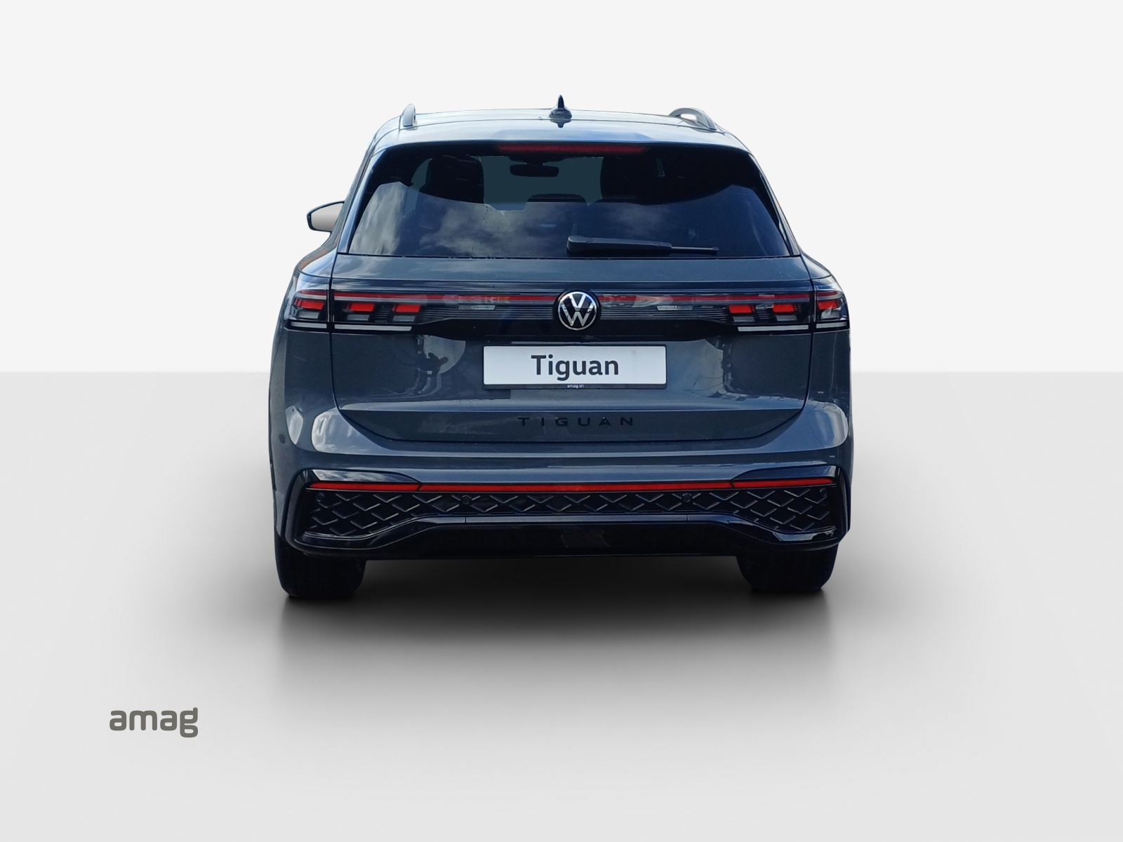 VW Tiguan 2.0 TSI DSG R-Line 4Motion-image-3