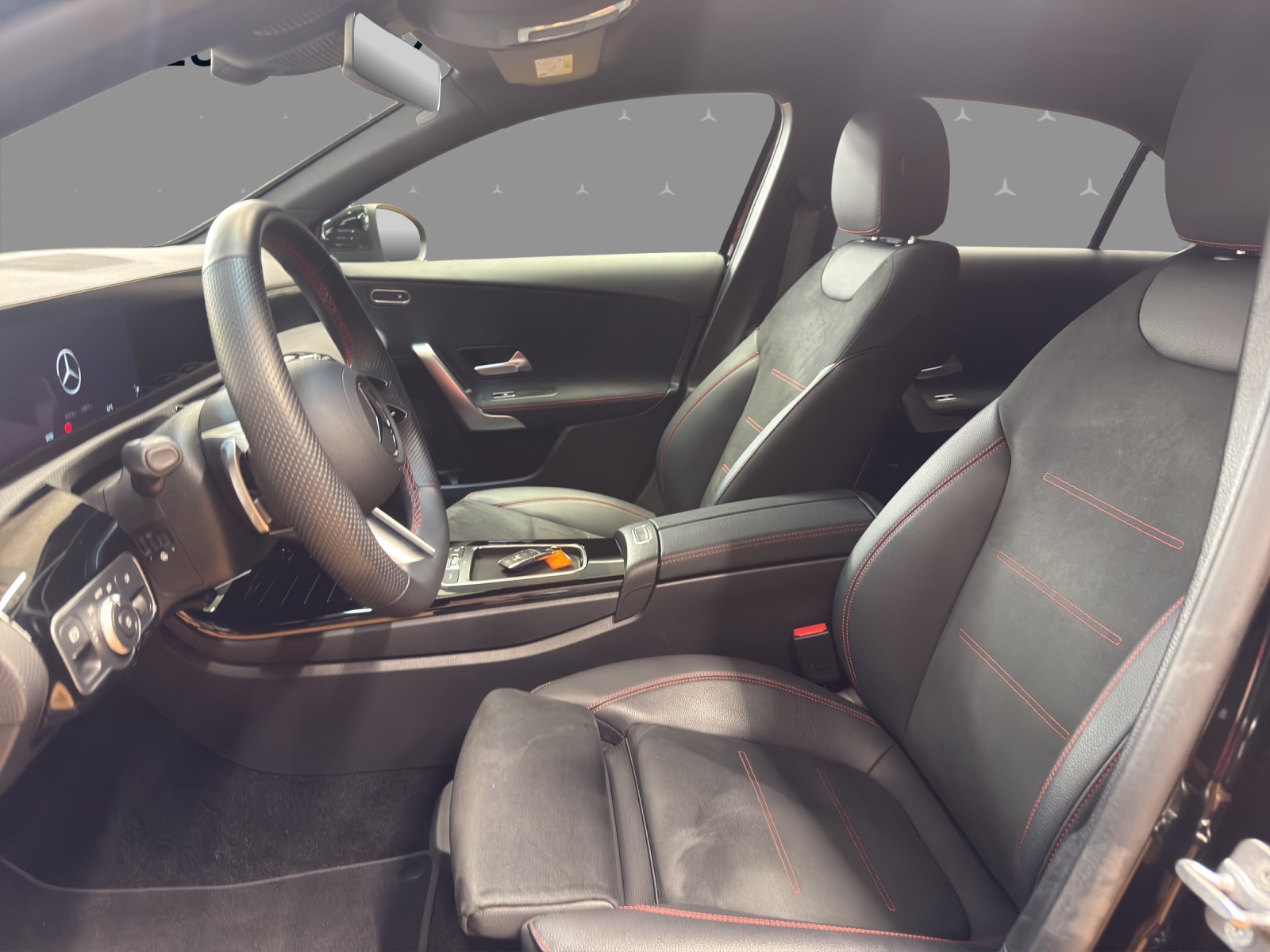 MERCEDES-BENZ A 180 - AMG / Rückfahrkamera / Volldigitales Display / Sitzkomfort-Paket-image-9