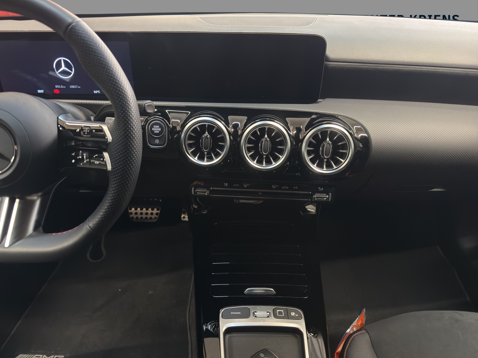 MERCEDES-BENZ A 180 - AMG / Rückfahrkamera / Volldigitales Display / Sitzkomfort-Paket-image-13