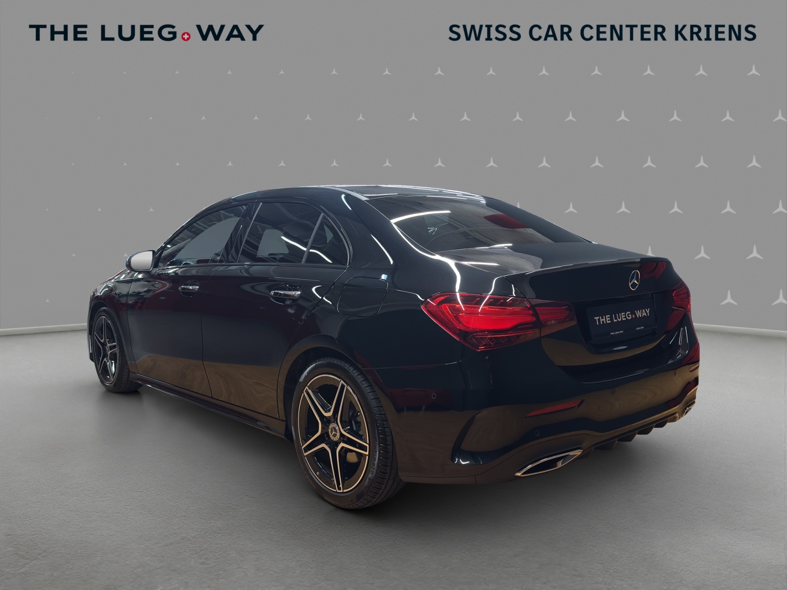 MERCEDES-BENZ A 180 - AMG / Rückfahrkamera / Volldigitales Display / Sitzkomfort-Paket-image-3