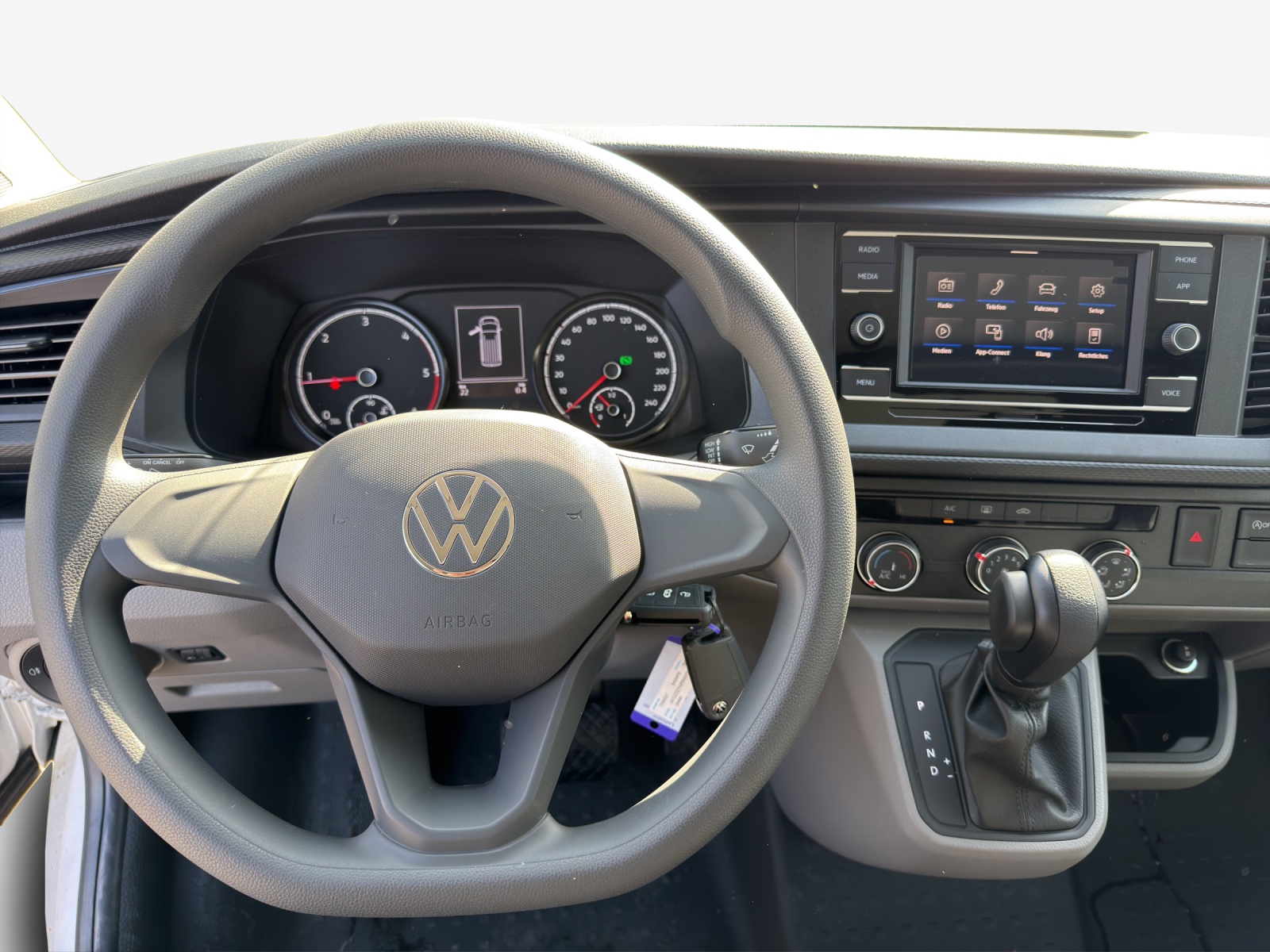 VW T6.1 2.0 TDI DSG-image-8
