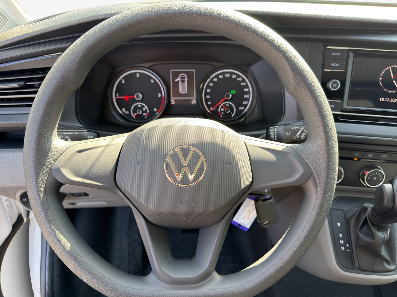 VW T6.1 2.0 TDI DSG-image-9
