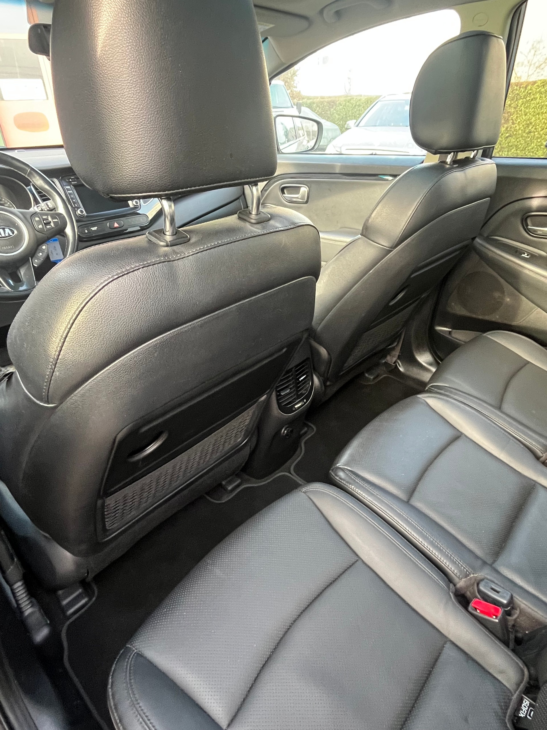 KIA Carens 1.7 CRDi Swiss Eco Edition DCT-image-7