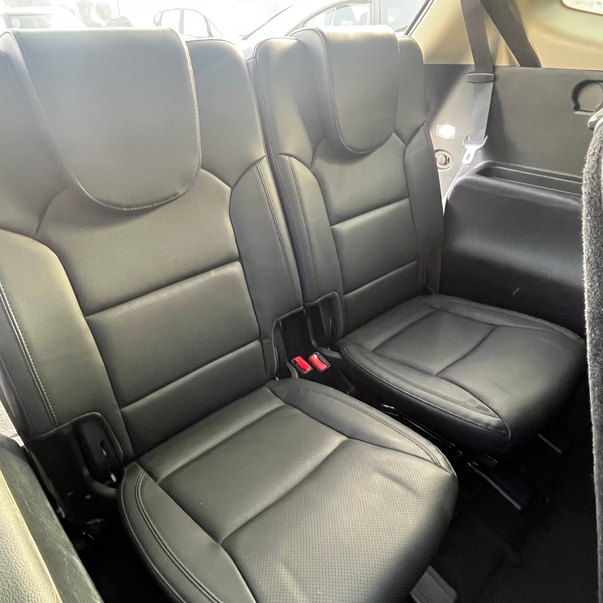 KIA Carens 1.7 CRDi Swiss Eco Edition DCT-image-9