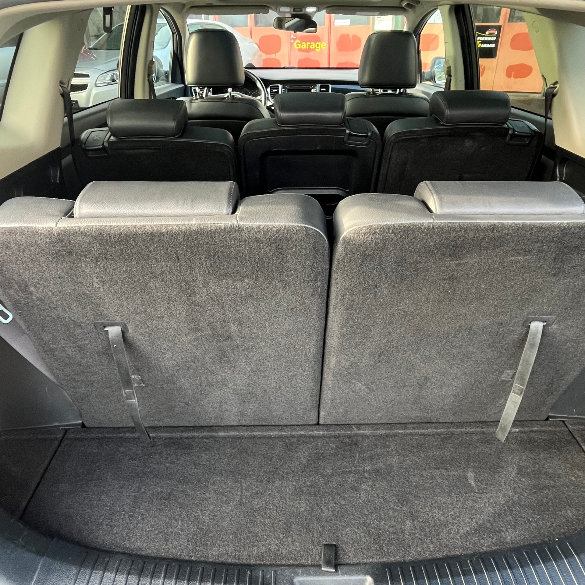 KIA Carens 1.7 CRDi Swiss Eco Edition DCT-image-10