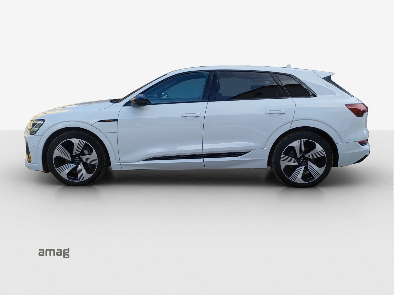 AUDI e-tron 55 S Line Black Edition quattro-showroom-element-1