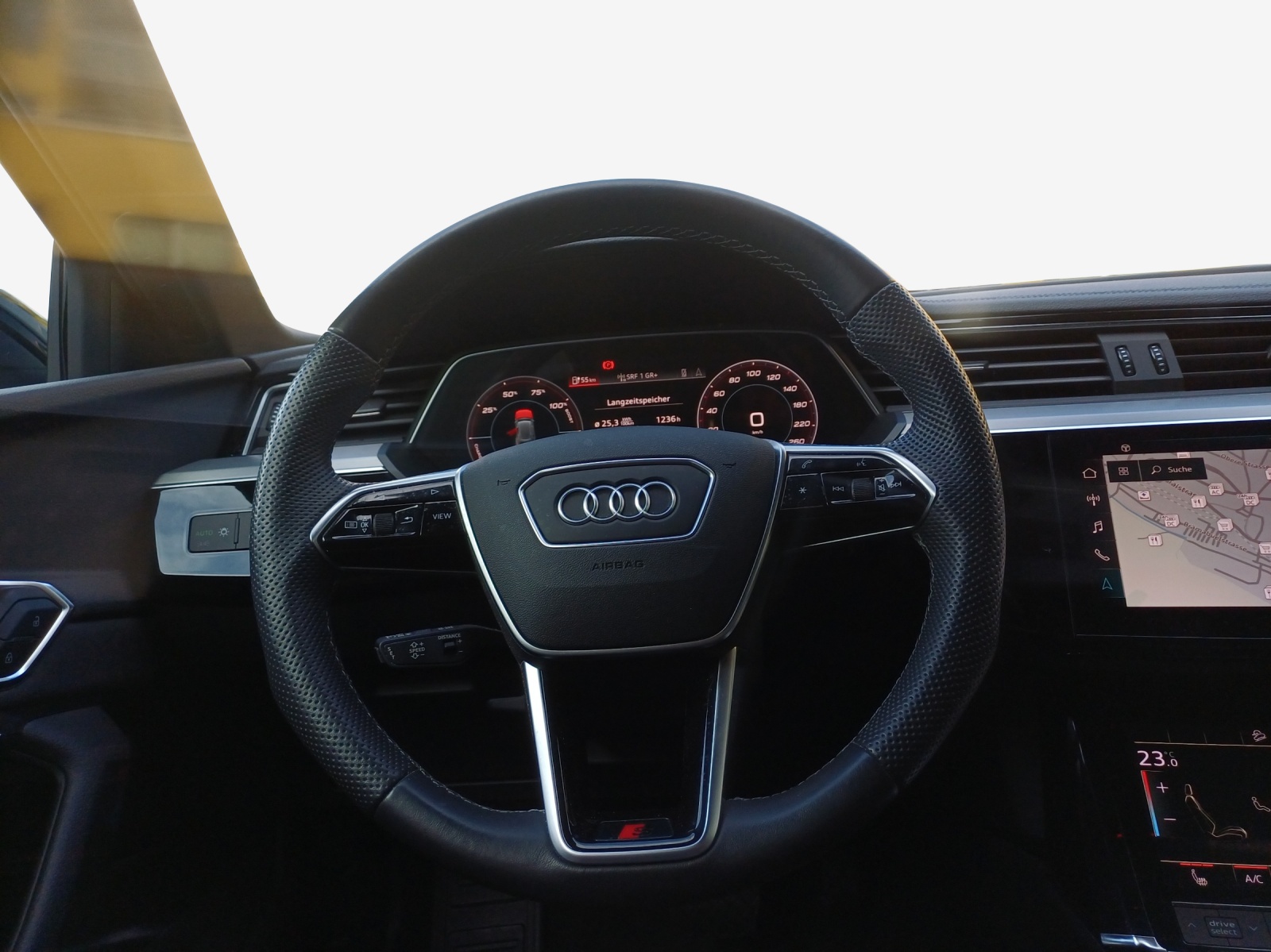 AUDI e-tron 55 S Line Black Edition quattro-image-9