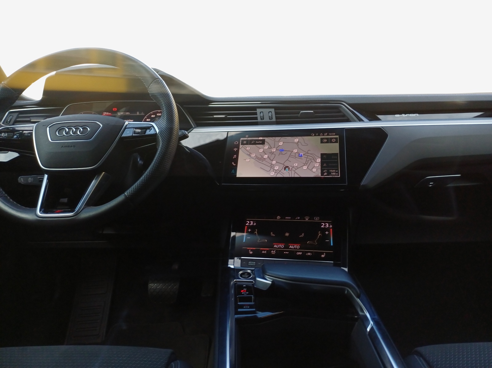 AUDI e-tron 55 S Line Black Edition quattro-image-8