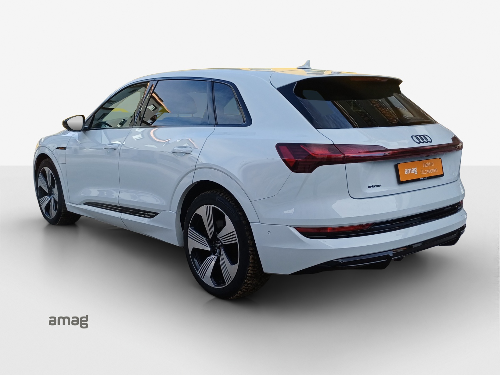 AUDI e-tron 55 S Line Black Edition quattro-image-2