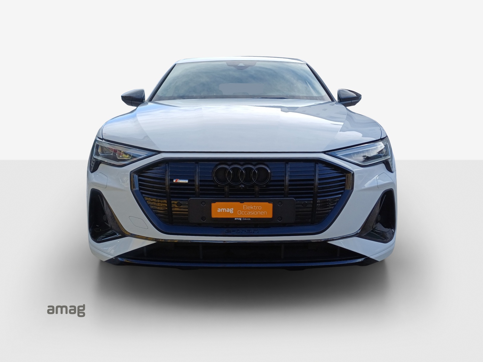 AUDI e-tron 55 S Line Black Edition quattro-image-6