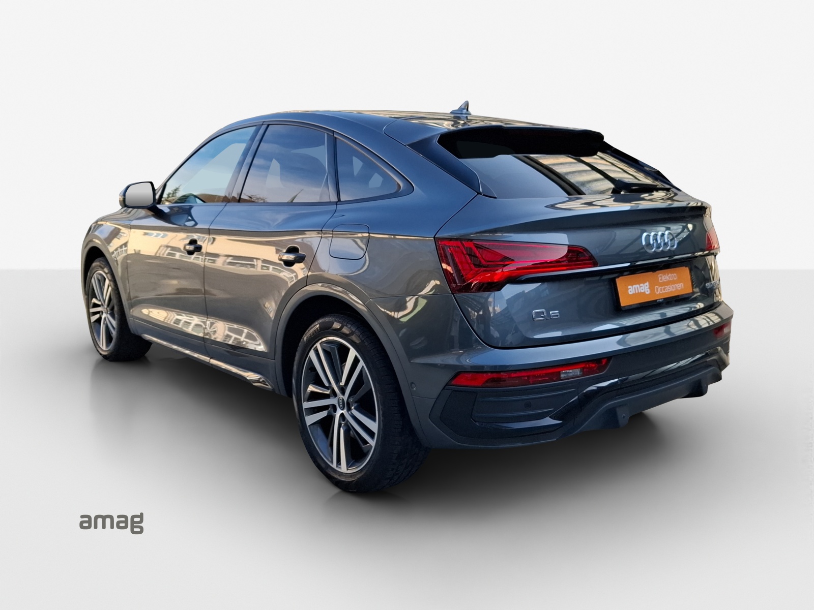 AUDI Q5 Sportback 50 TFSI e PHEV S line quattro S-tronic-image-2