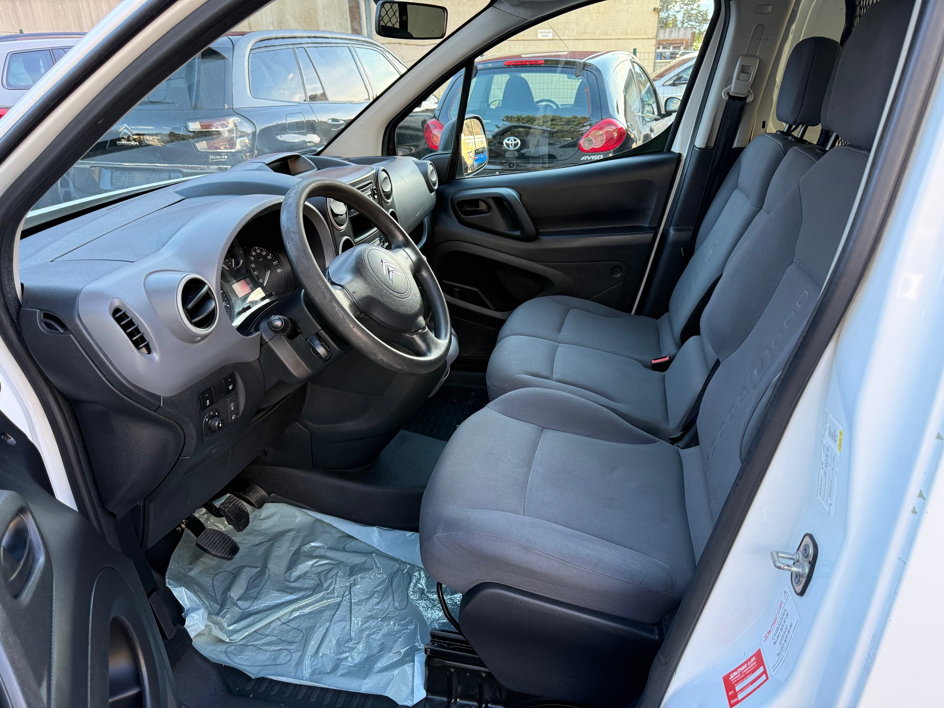 CITROEN Berlingo 1.6 BlueHDi 100 S&S Komfort-image-8