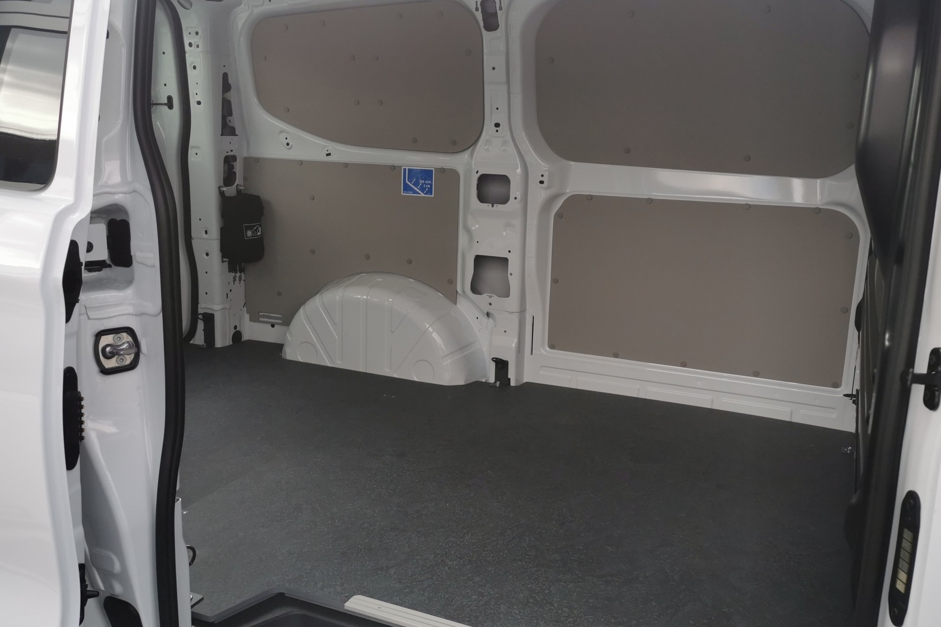 VW Transporter 2.0 TDI-image-11