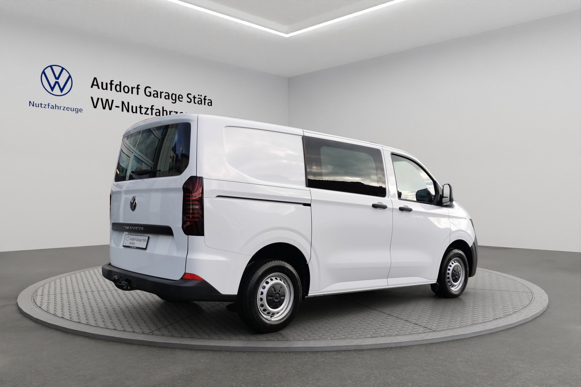 VW Transporter 2.0 TDI-image-4