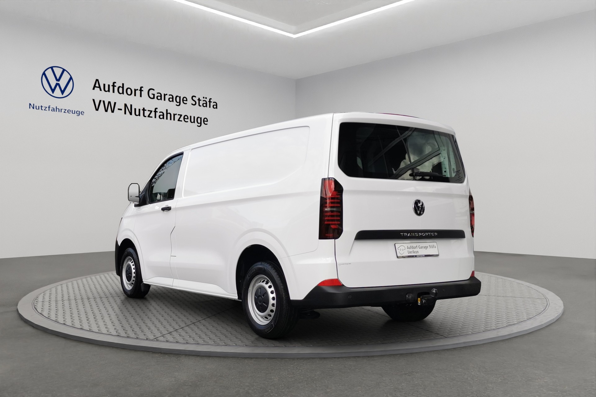 VW Transporter 2.0 TDI-image-2