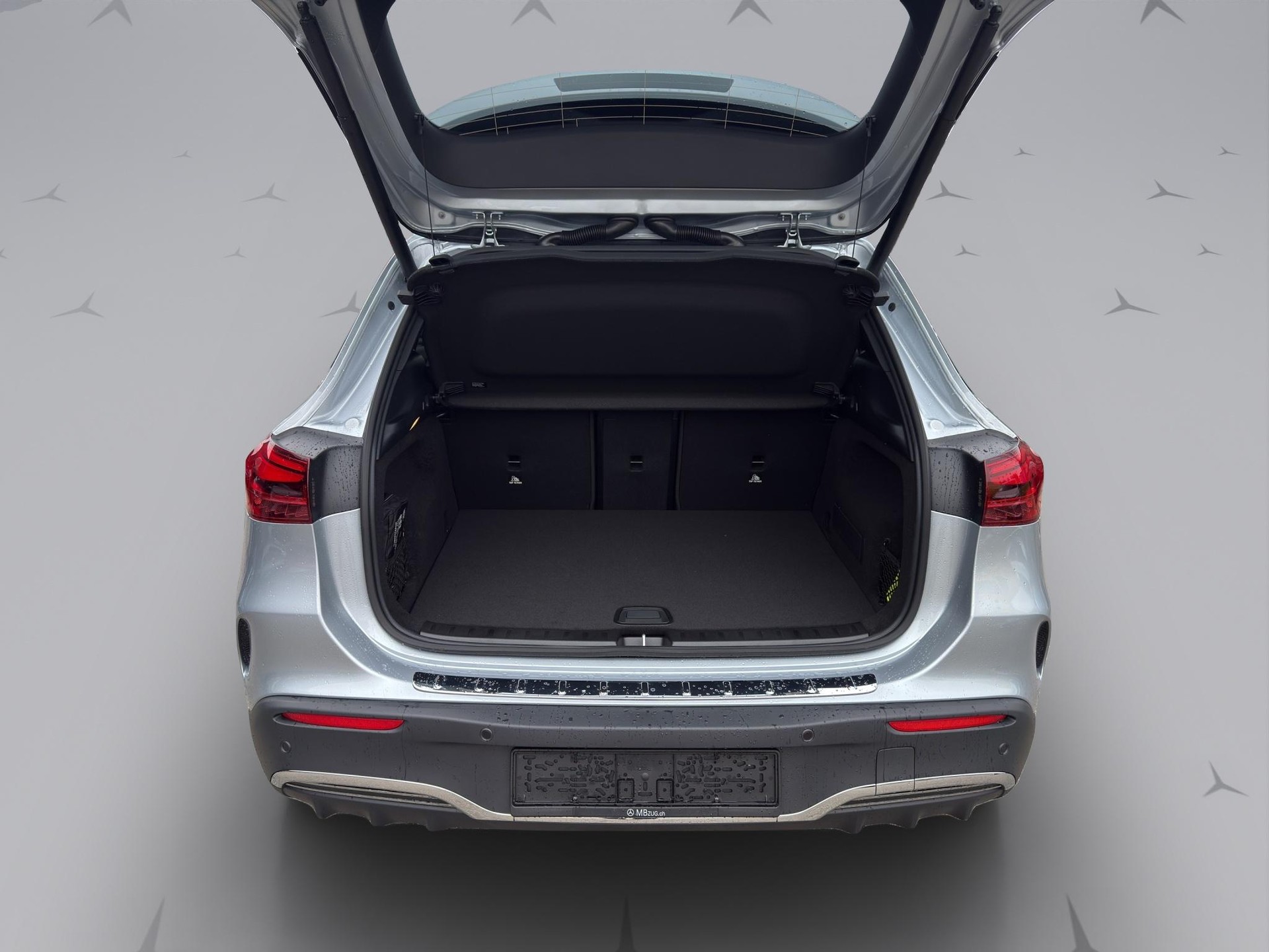 MERCEDES-BENZ EQA 300 AMG Line 4matic-image-15