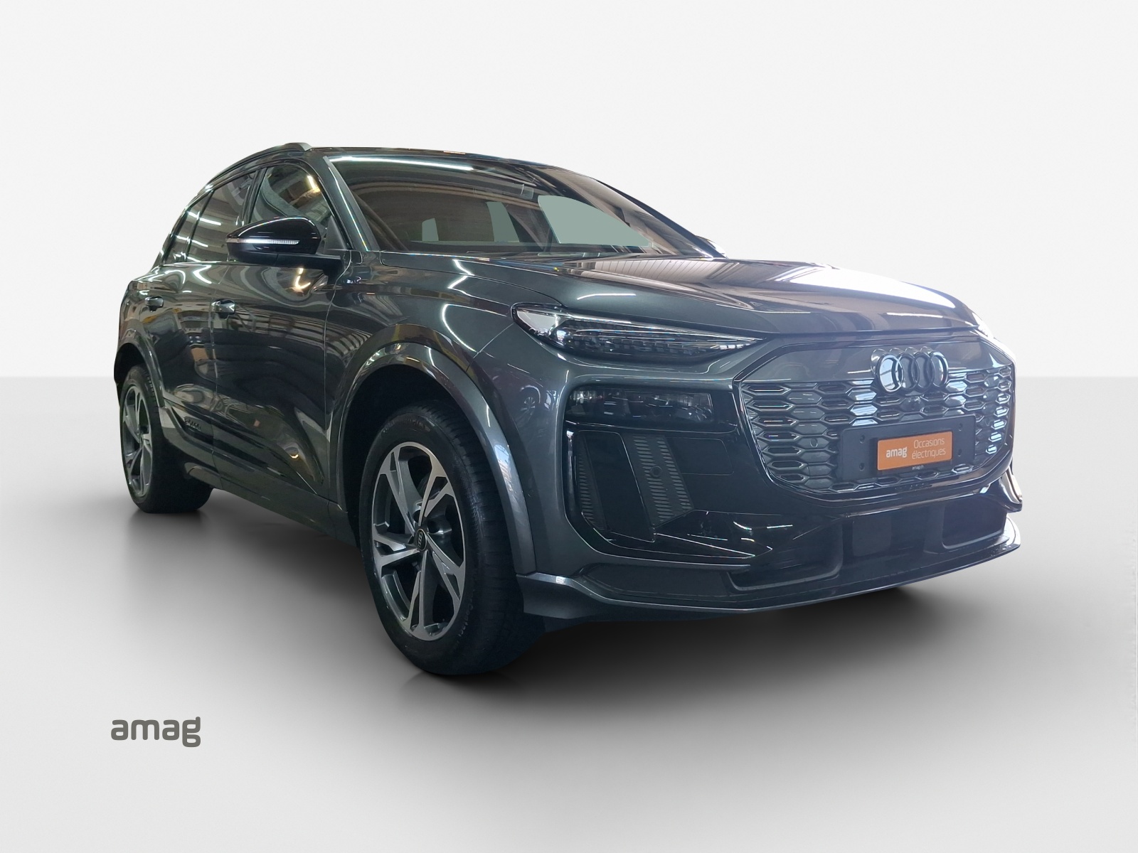 AUDI Q6 e-tron quattro-image-6