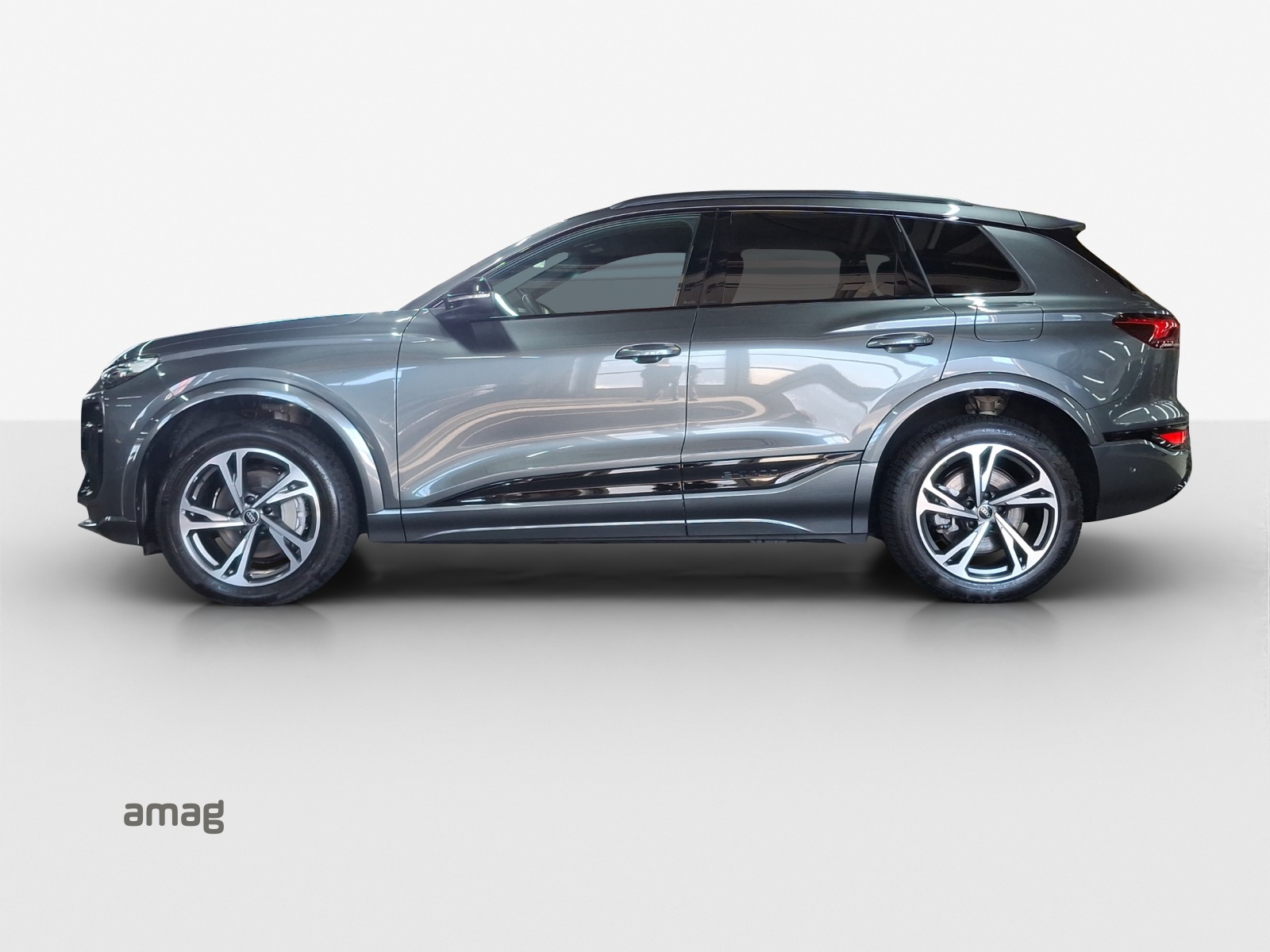 AUDI Q6 e-tron quattro-image-1