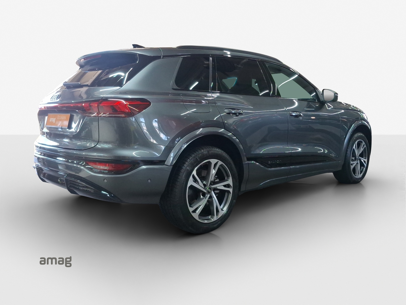 AUDI Q6 e-tron quattro-image-5