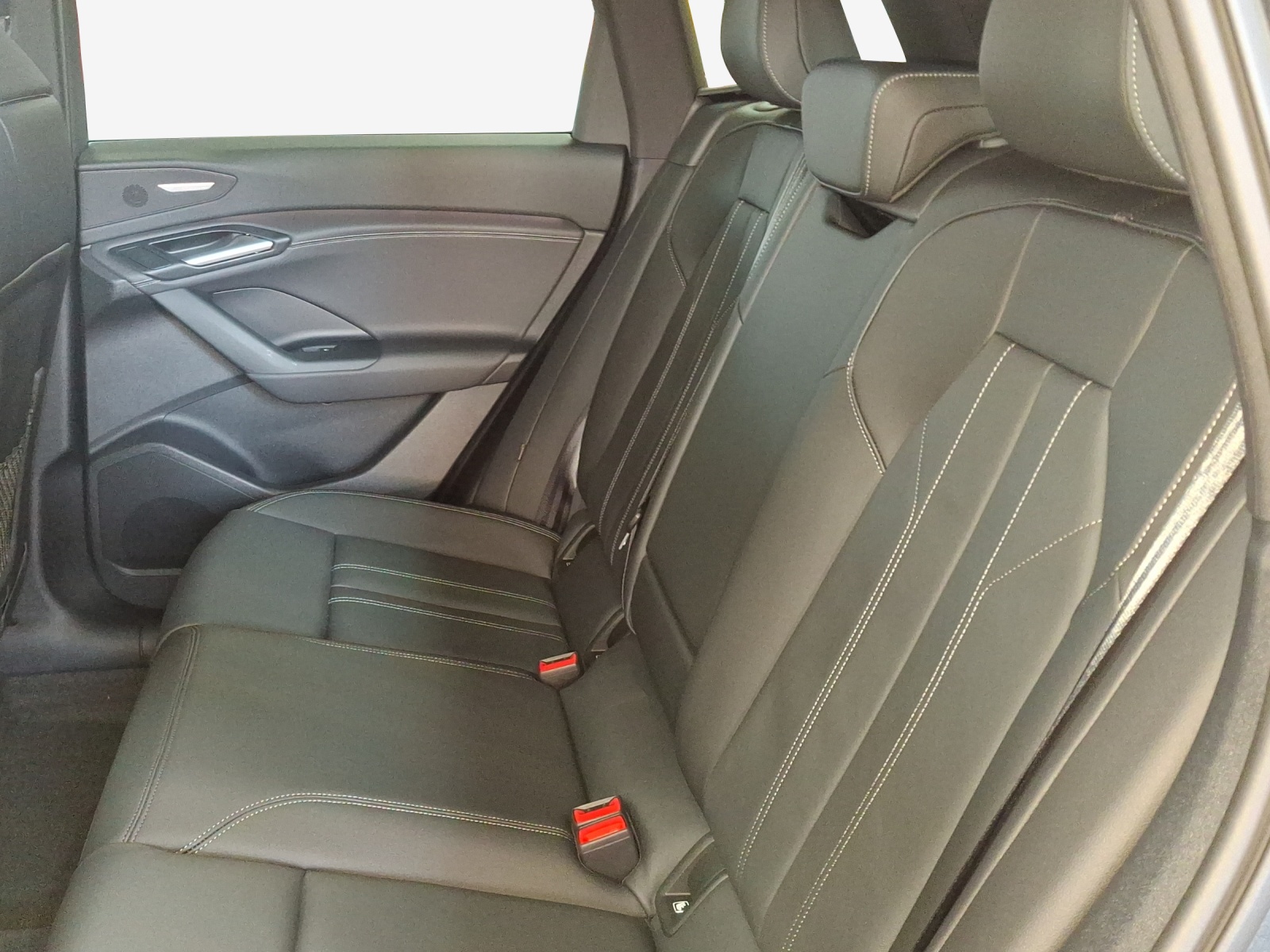 AUDI Q6 e-tron quattro-image-12