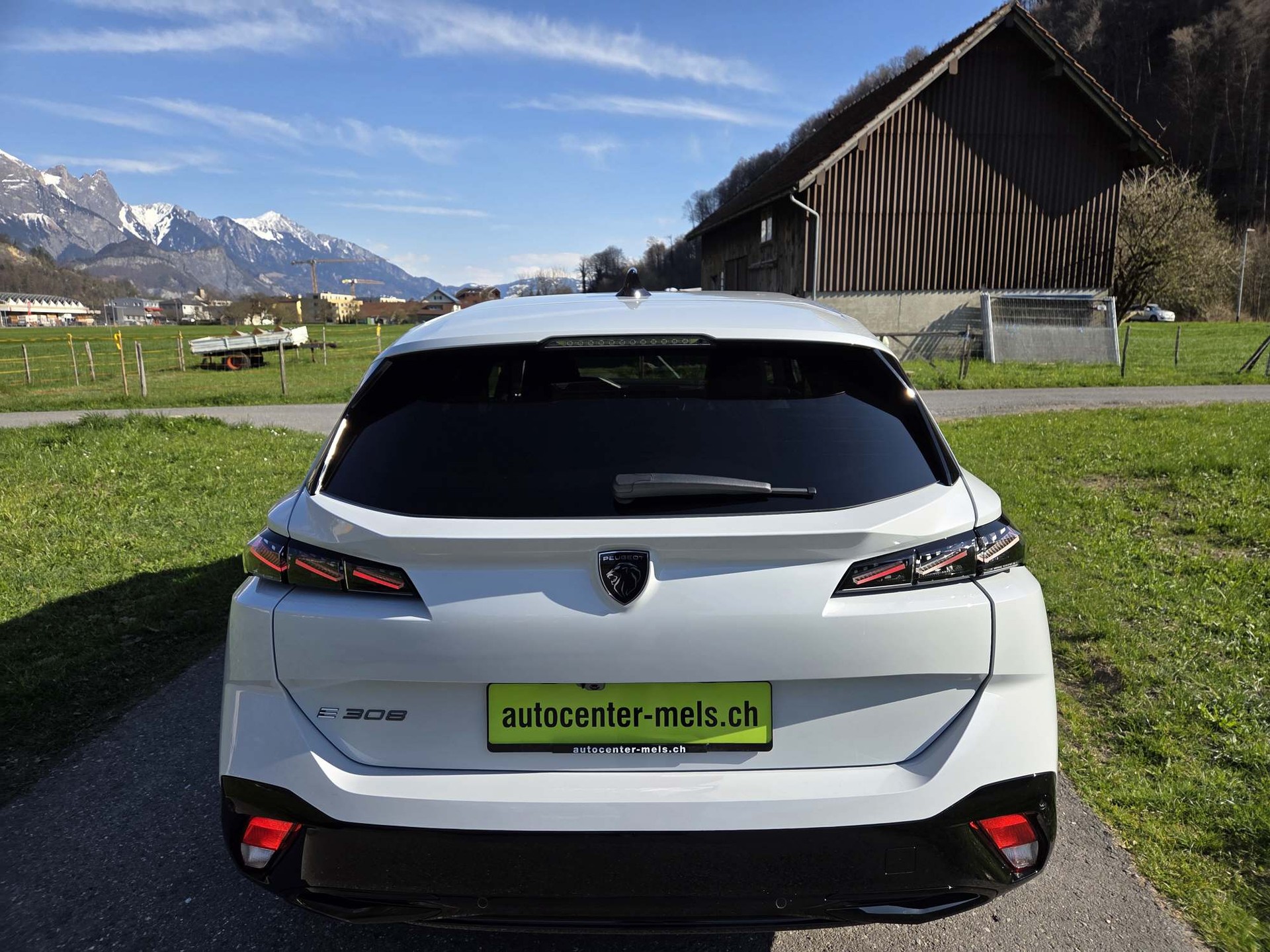 PEUGEOT 308 SW e-Allure-image-7