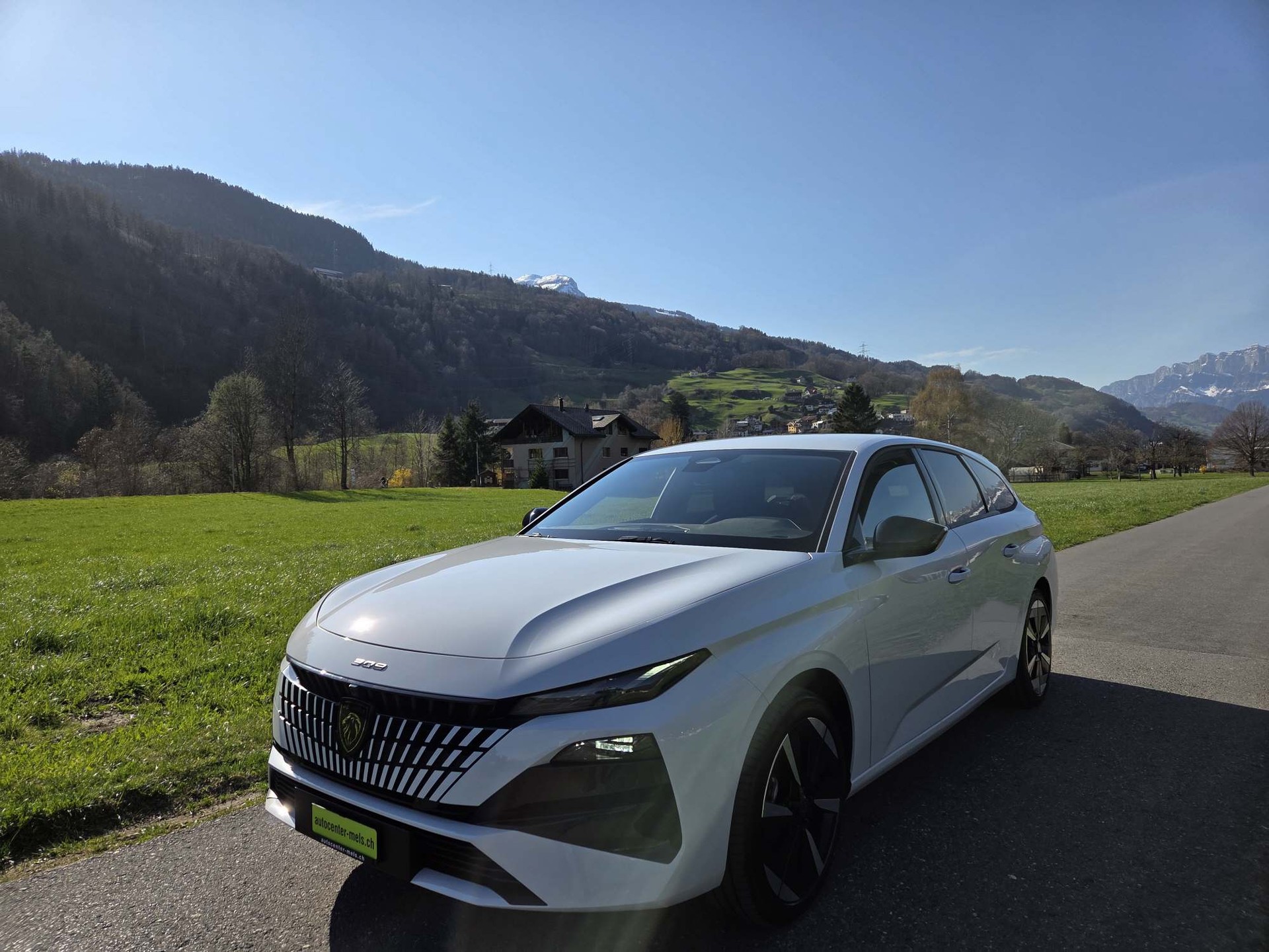 PEUGEOT 308 SW e-Allure-image-4