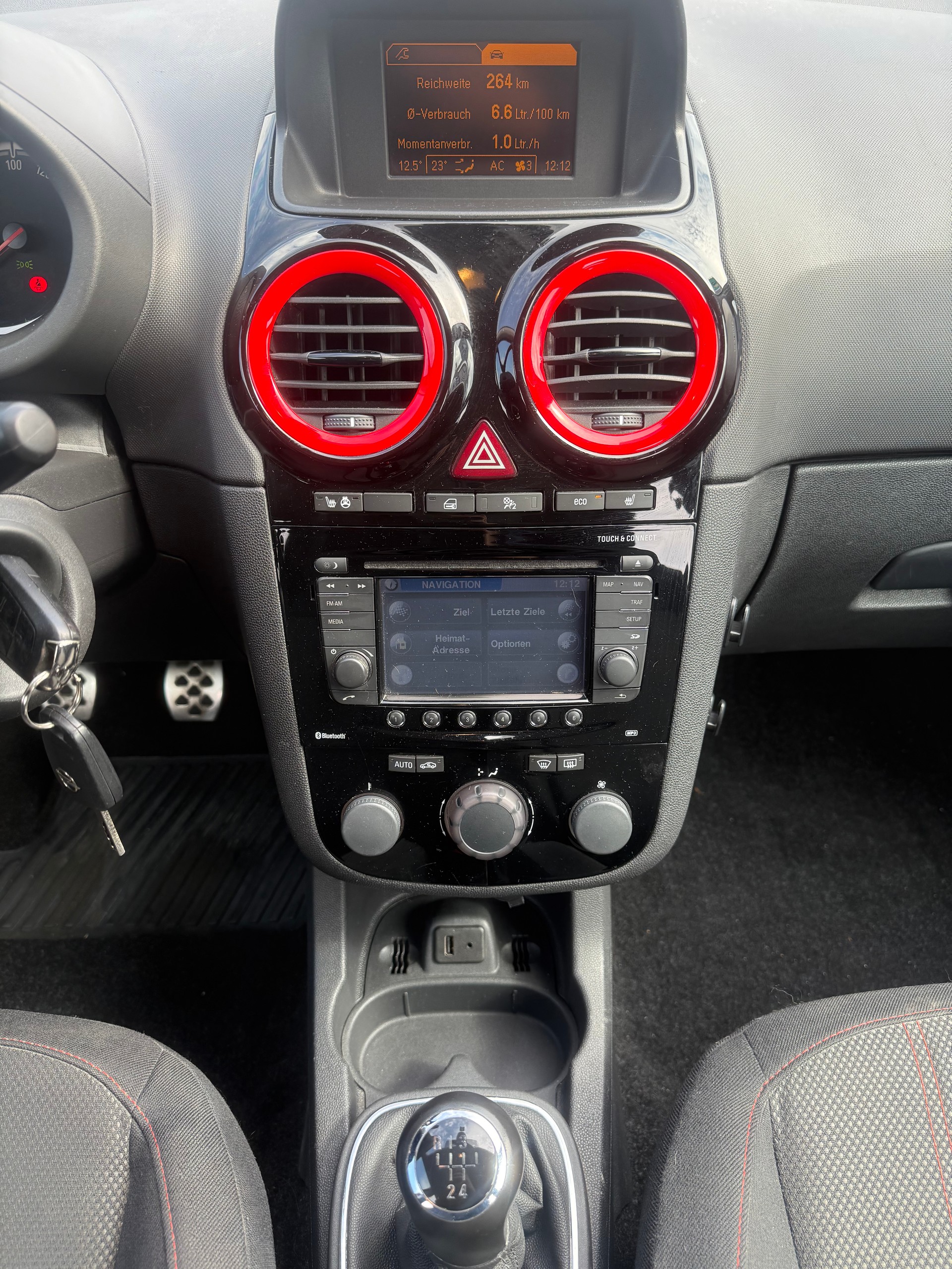OPEL Corsa 1.4 Turbo Color Edition-image-12