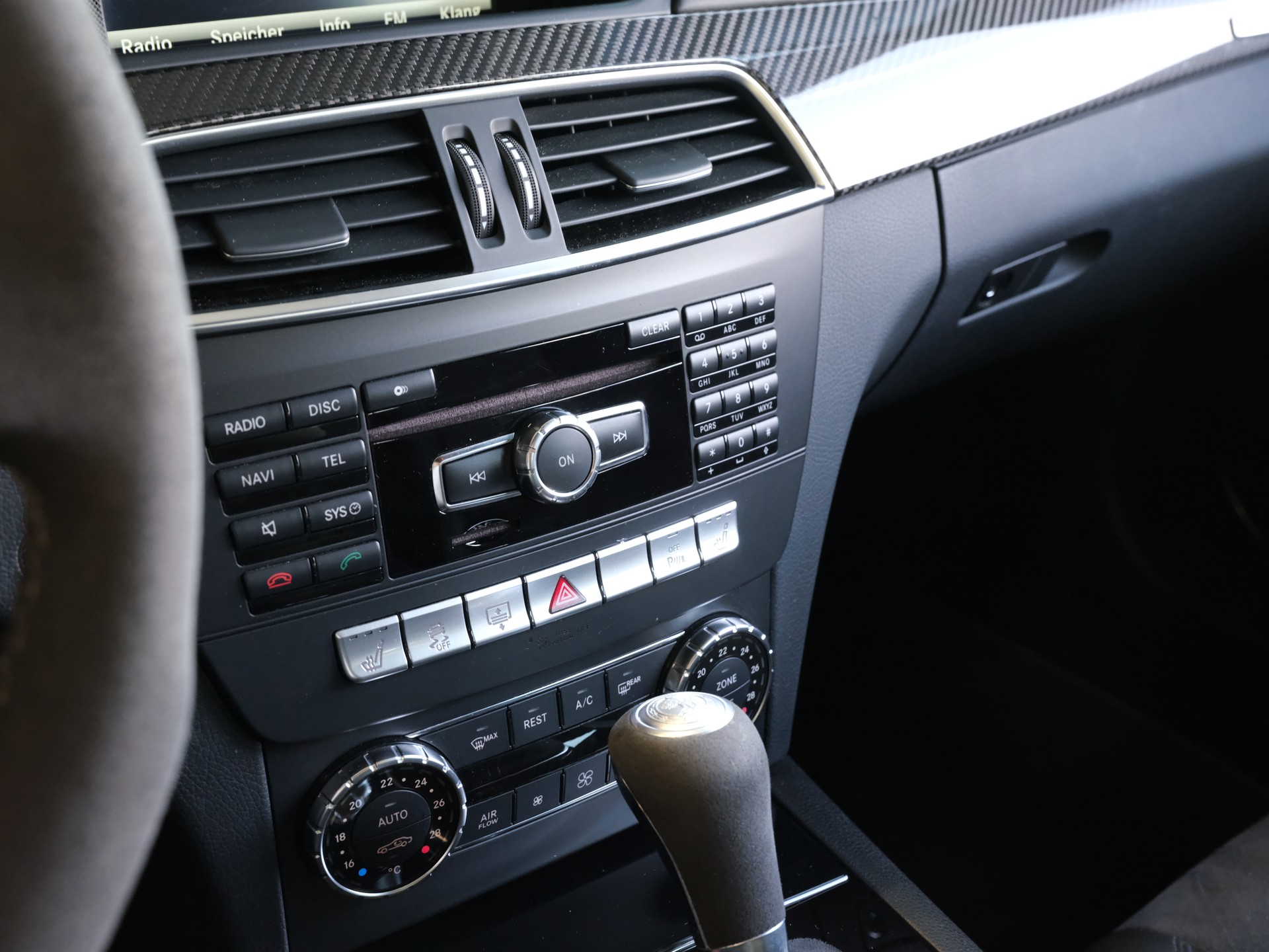 MERCEDES-BENZ C 63 AMG Avantgarde Edition 507 Speedshift MCT *Sonderlackierung* *Carbon Paket*-image-24