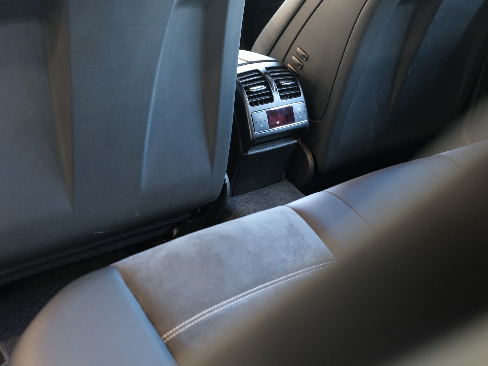MERCEDES-BENZ C 63 AMG Avantgarde Edition 507 Speedshift MCT *Sonderlackierung* *Carbon Paket*-image-31