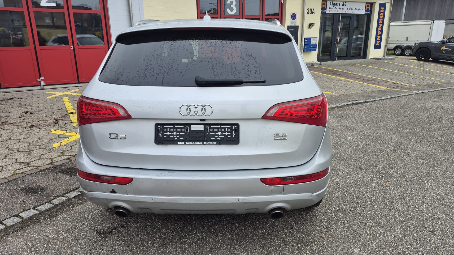 AUDI Q5 3.2 FSI quattro S-tronic-image-6