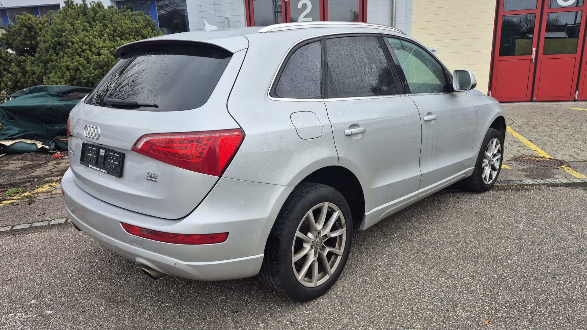 AUDI Q5 3.2 FSI quattro S-tronic-image-5