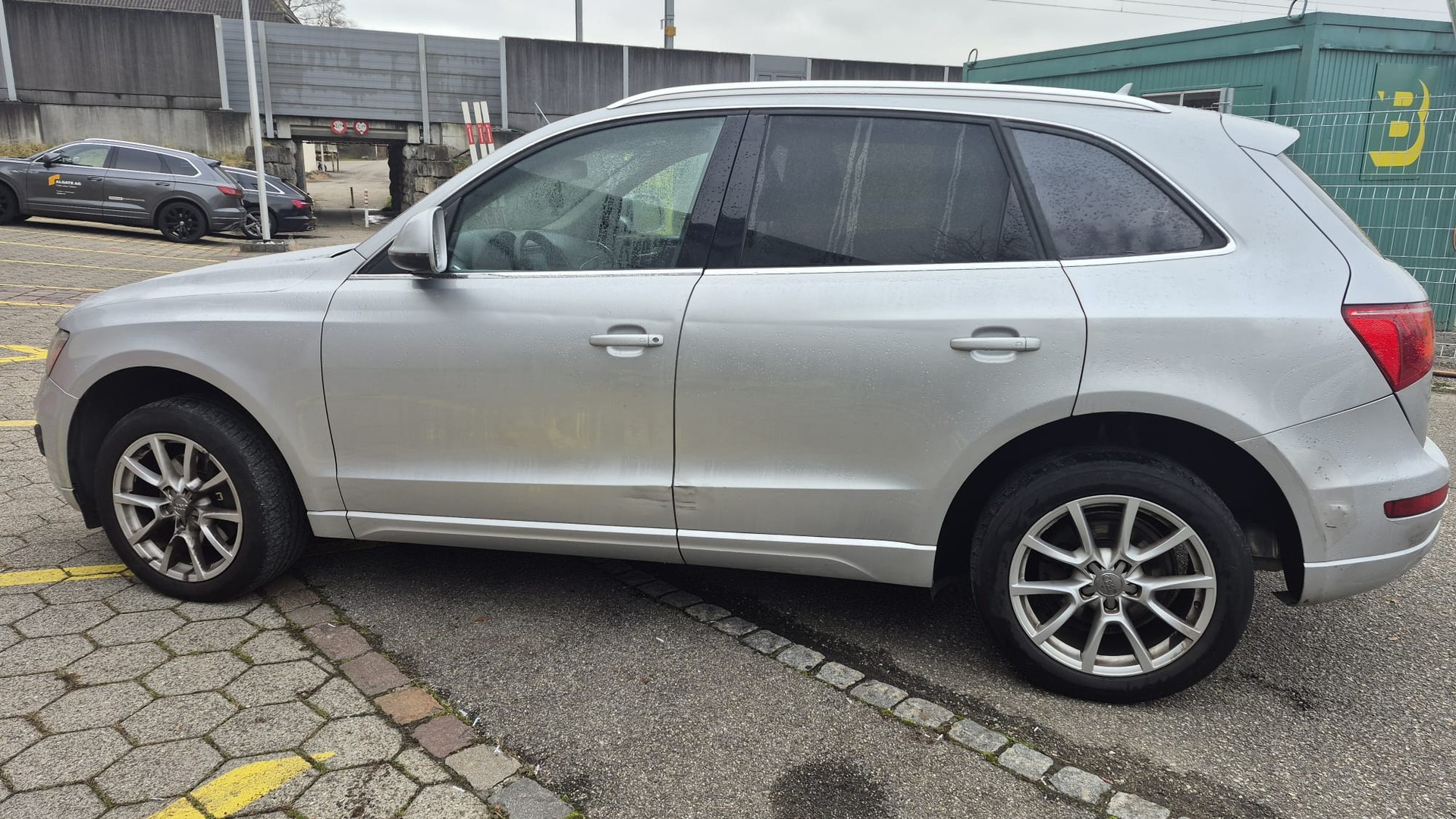 AUDI Q5 3.2 FSI quattro S-tronic-image-8