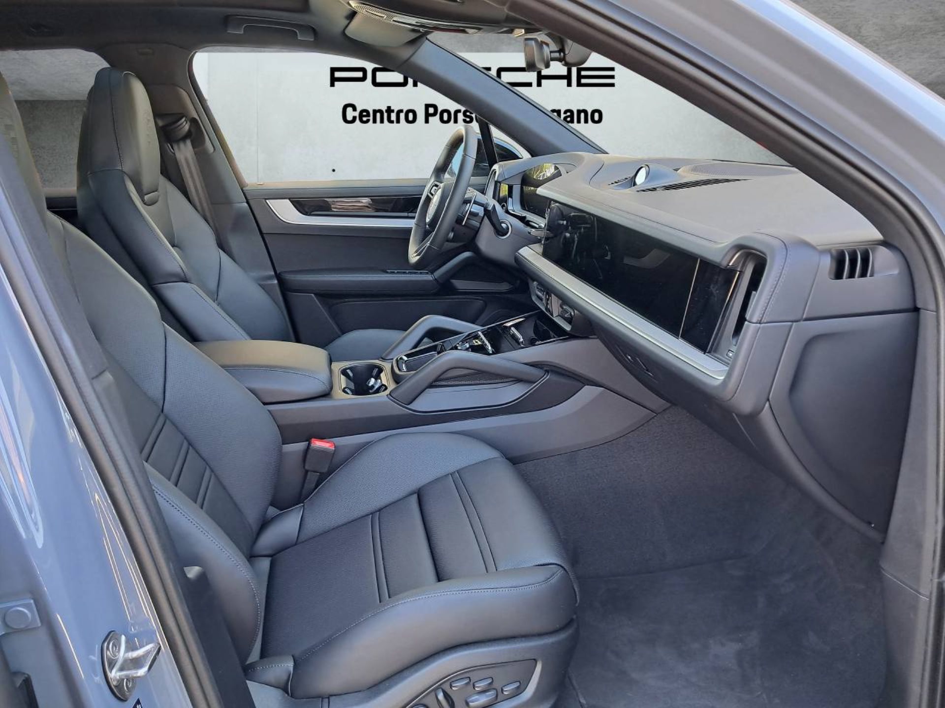 PORSCHE Cayenne S E-Hybrid-image-13