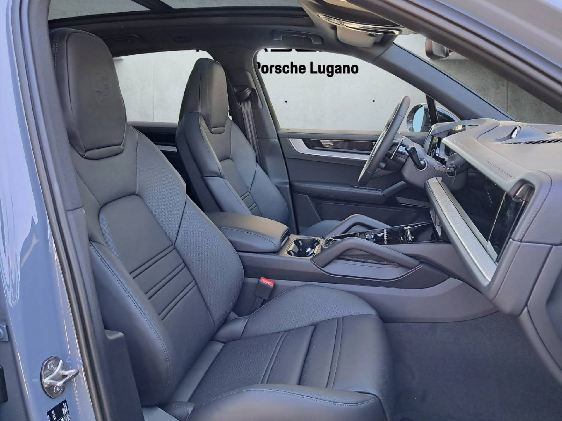 PORSCHE Cayenne S E-Hybrid-image-14