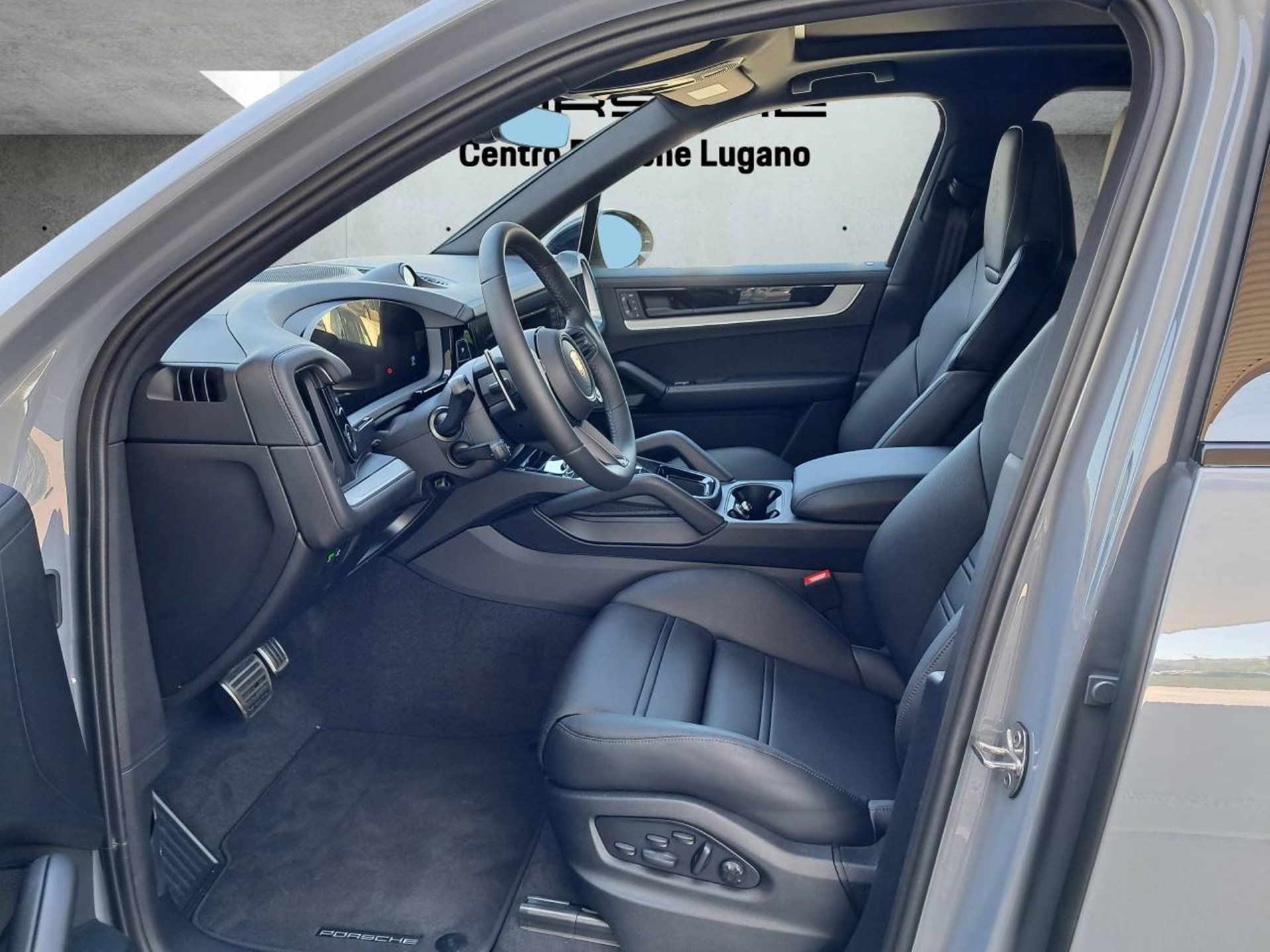 PORSCHE Cayenne S E-Hybrid-image-3