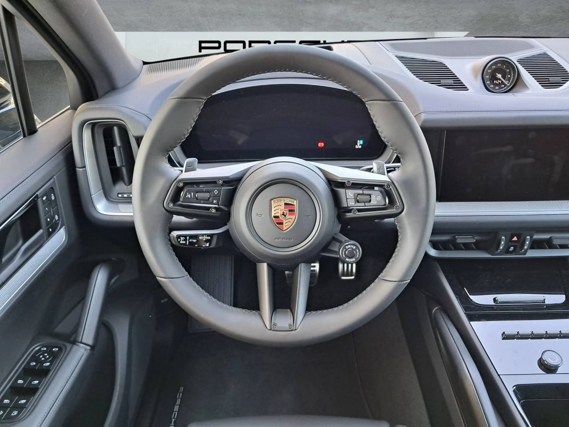 PORSCHE Cayenne S E-Hybrid-image-12