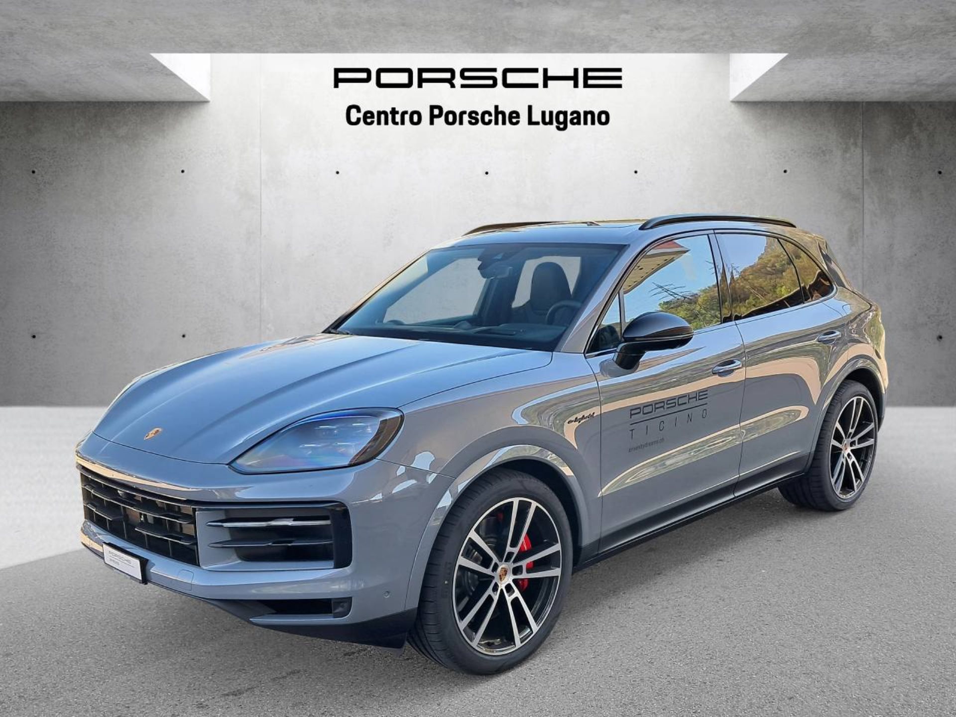 PORSCHE Cayenne S E-Hybrid-image-8
