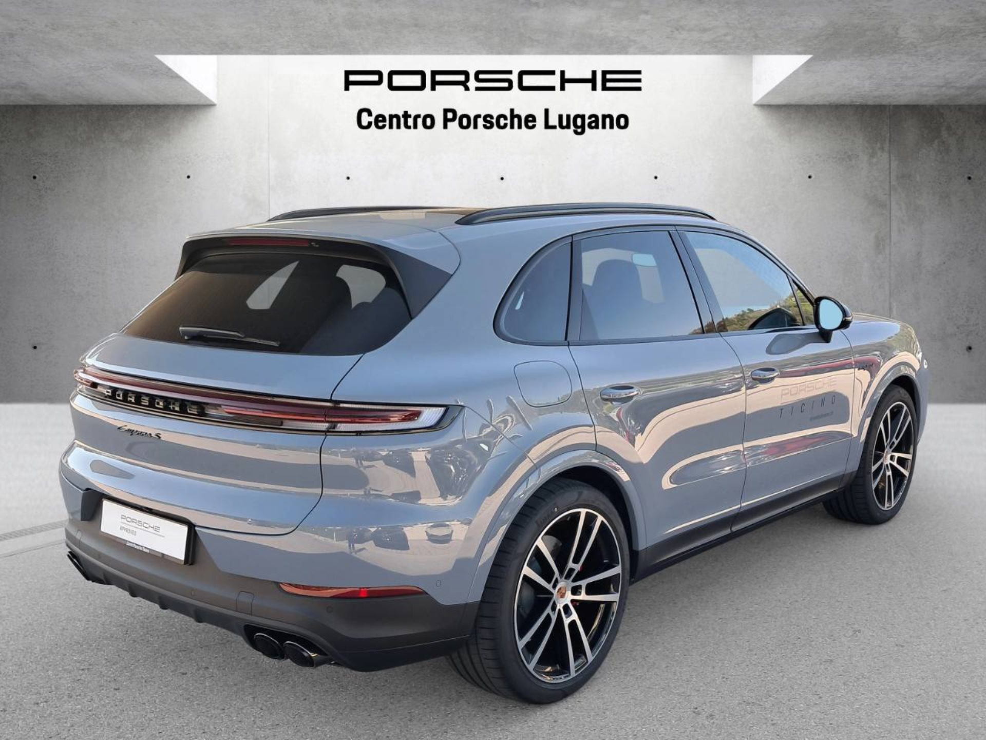 PORSCHE Cayenne S E-Hybrid-image-7