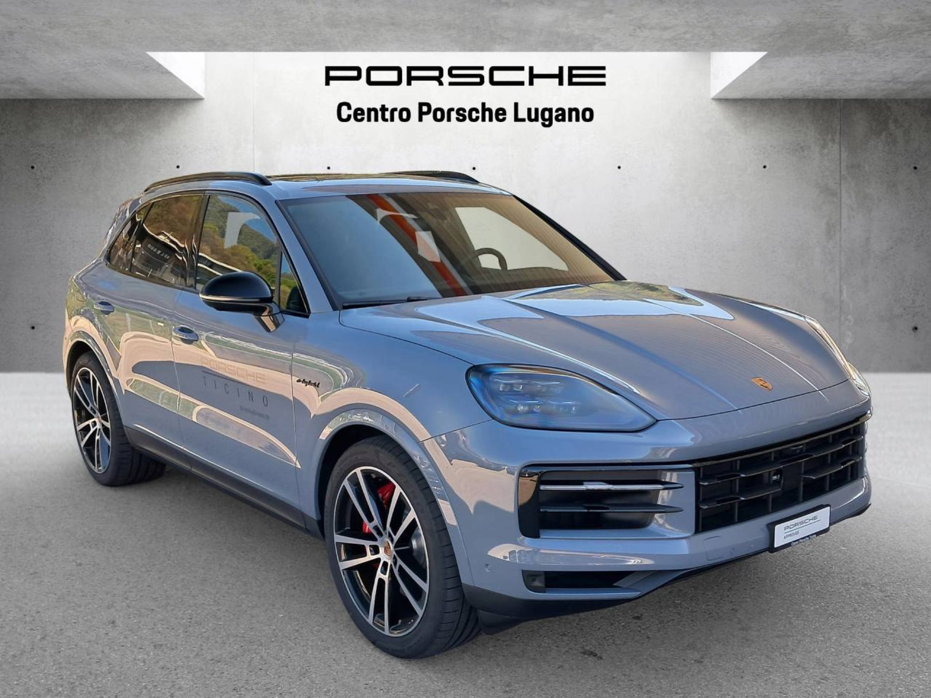PORSCHE Cayenne S E-Hybrid-image-5