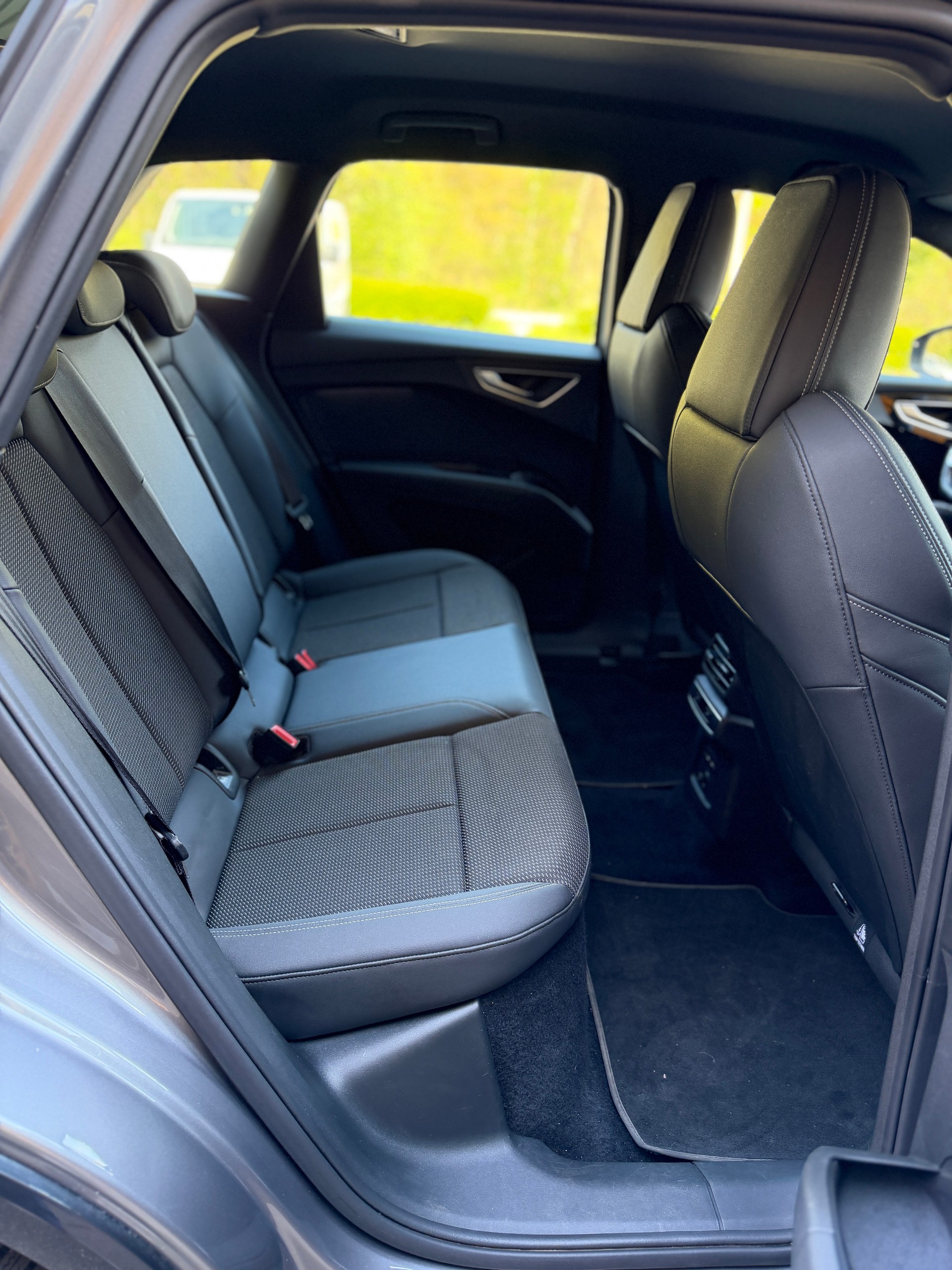 AUDI Q4 e-tron 40-image-6