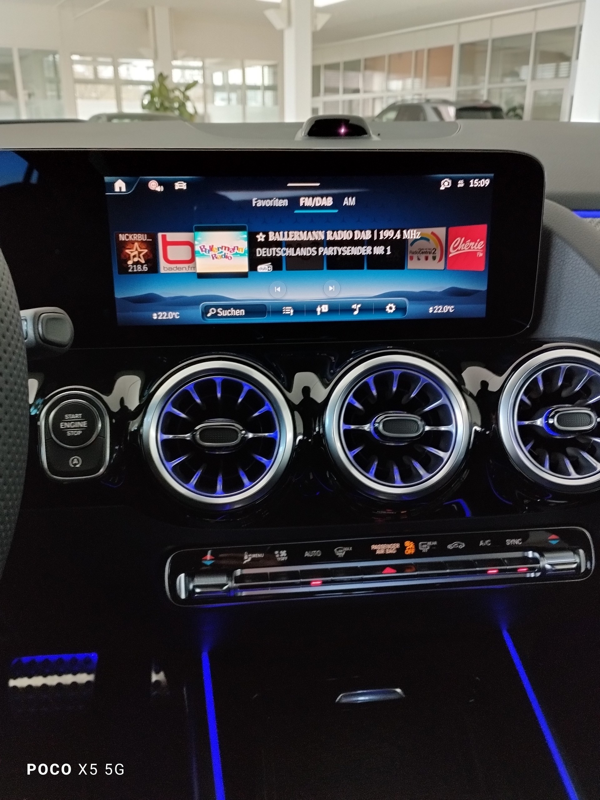 MERCEDES-BENZ GLA 200 Night Star-image-6