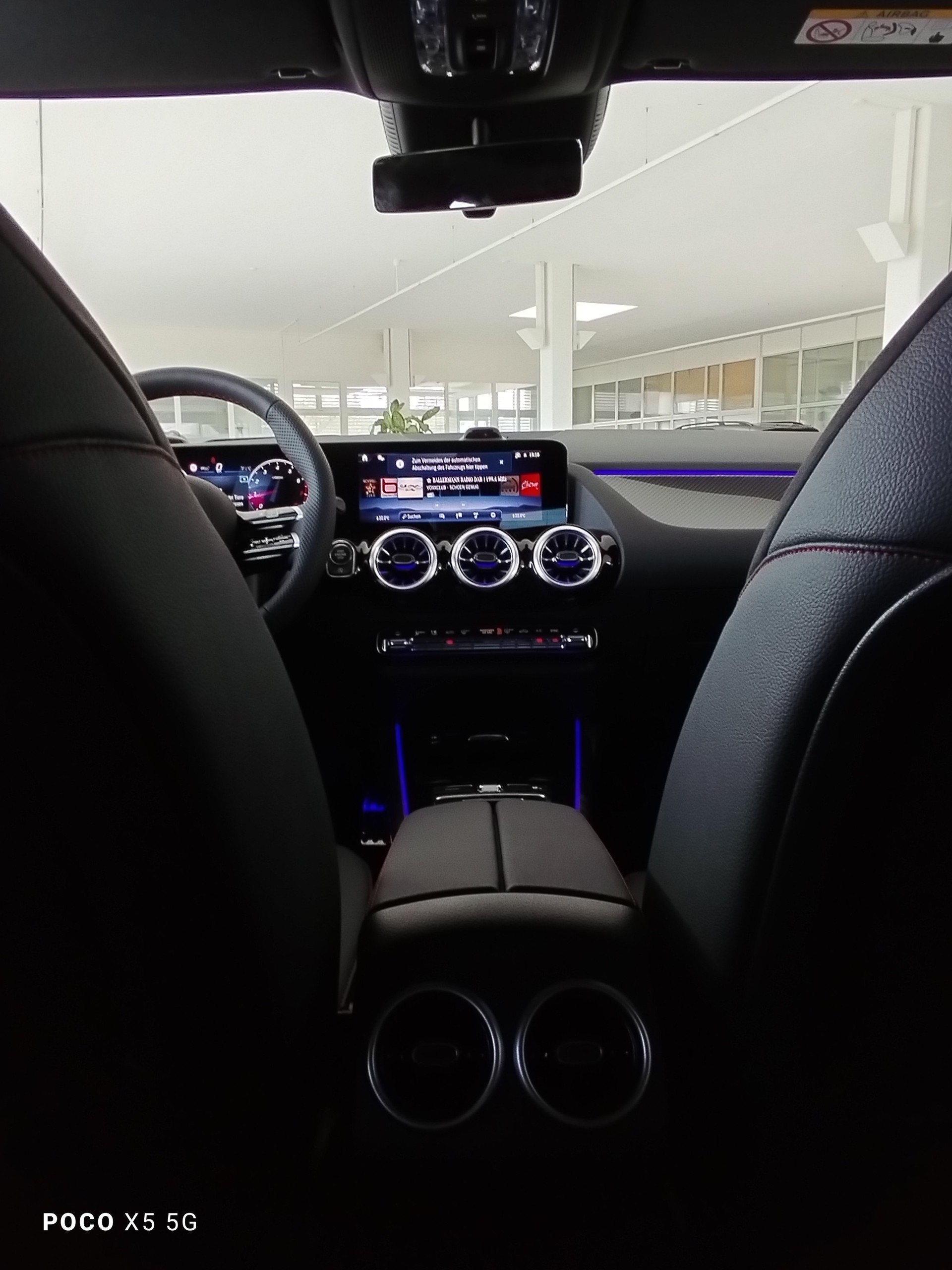 MERCEDES-BENZ GLA 200 Night Star-image-11