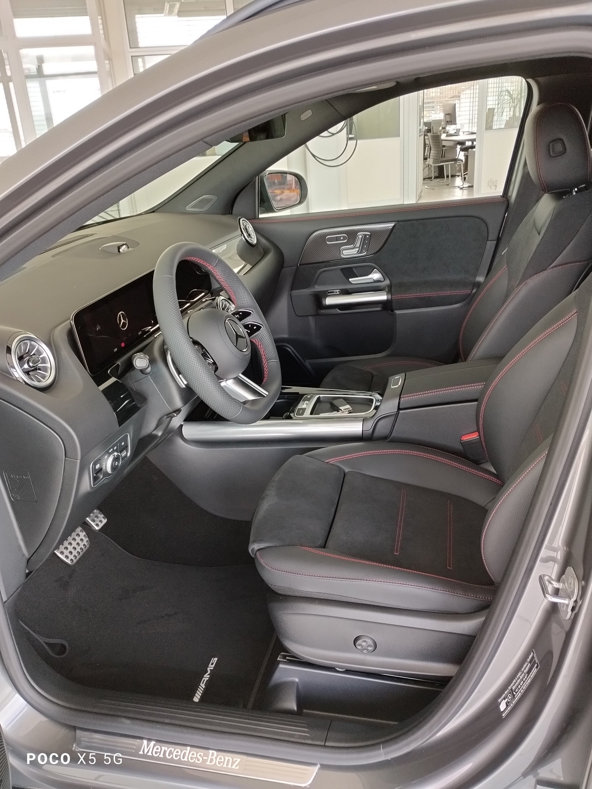 MERCEDES-BENZ GLA 200 Night Star-image-4