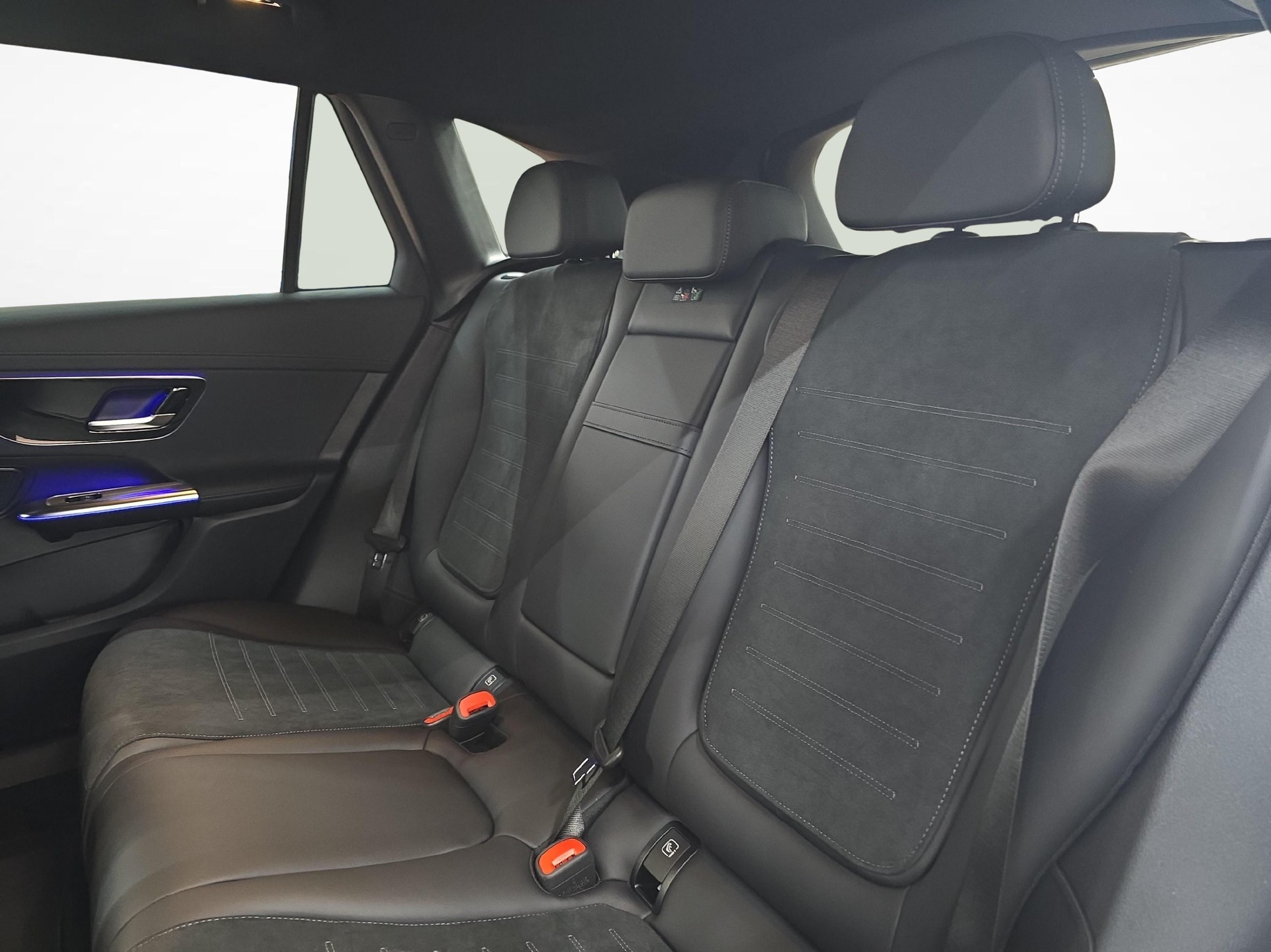 MERCEDES-BENZ GLC 220 d 4MATIC AMG Line-image-8