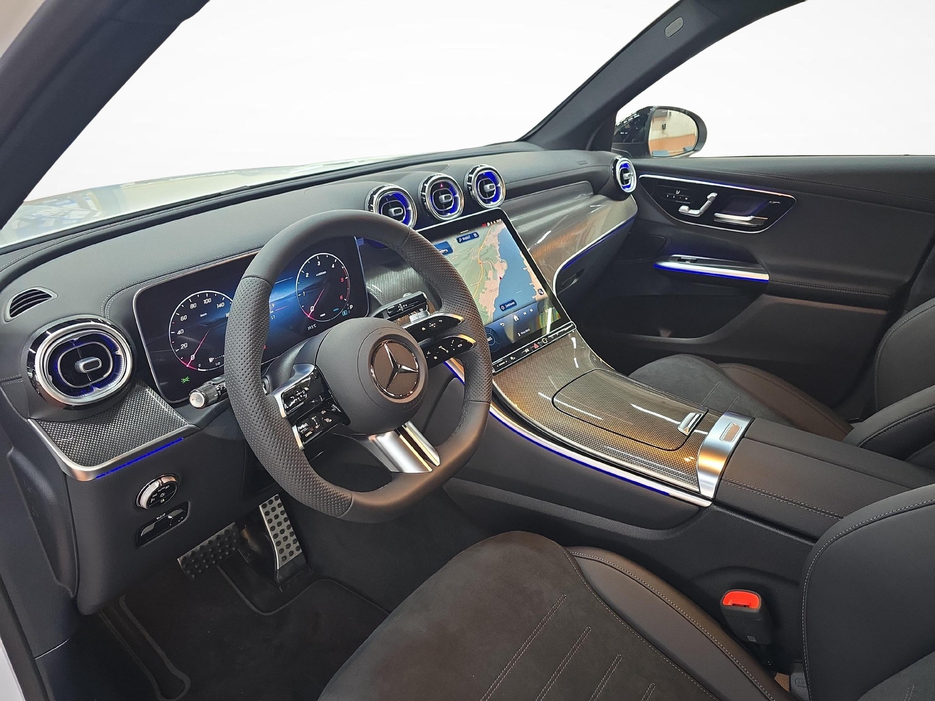 MERCEDES-BENZ GLC 220 d 4MATIC AMG Line-image-5