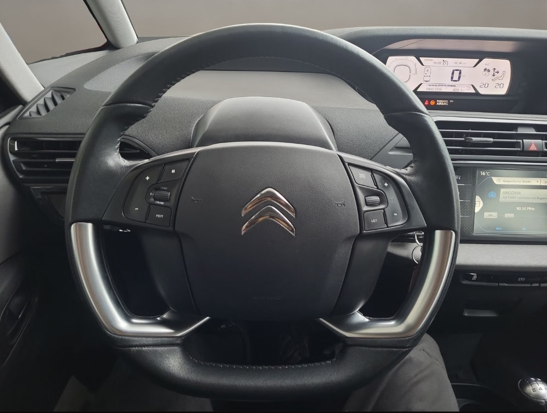 CITROEN C4 Picasso 1.6i 16V Attraction-image-5