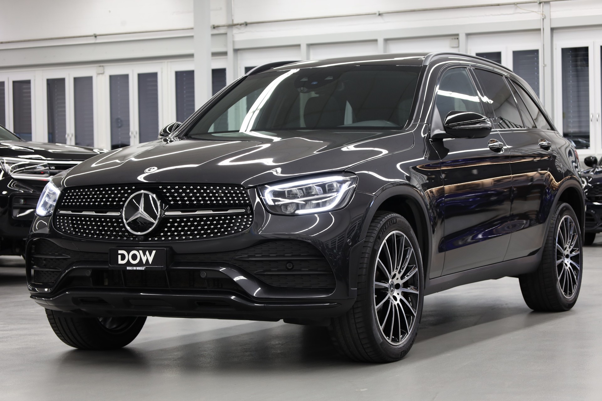 MERCEDES-BENZ GLC 300 de AMG Line 4m-image-2