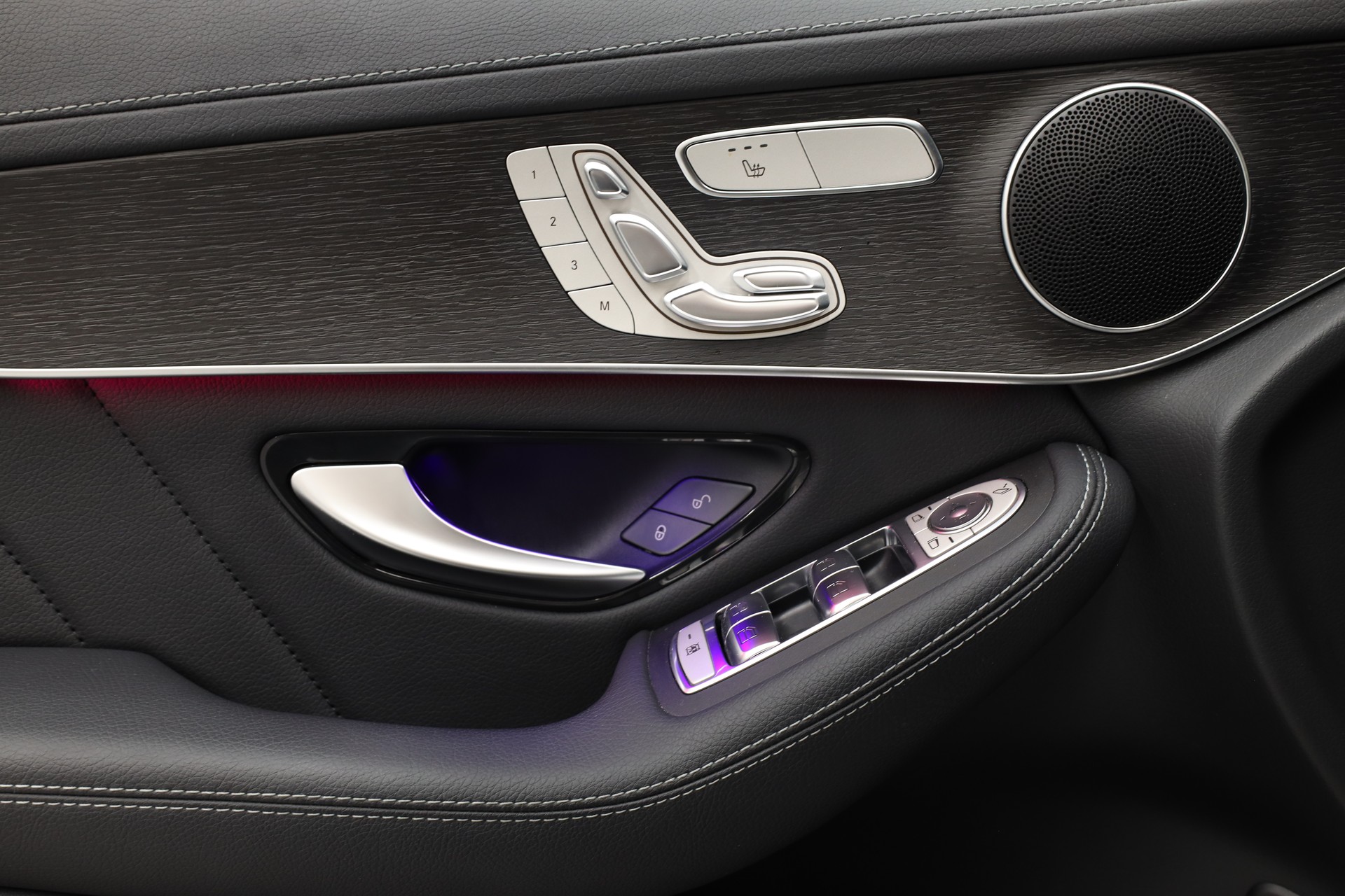 MERCEDES-BENZ GLC 300 de AMG Line 4m-image-20
